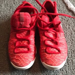 Kd sneakers size 12